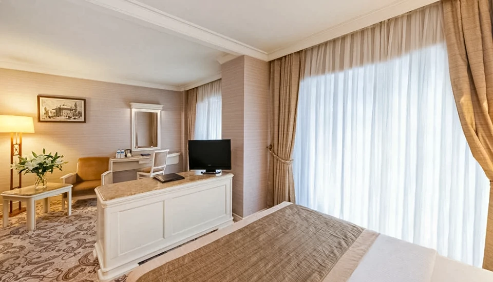 هتل الیت ورد کامفی استانبول